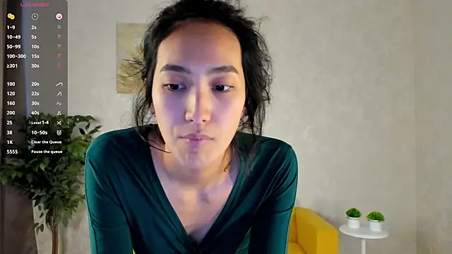 FlirtyAura: онлайн-секс-чат