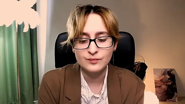 Chatroom XXX en direct de LixeLuna