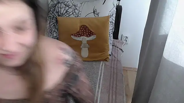 AlienforTwenty Adlı Modelin Canlı XXX Sohbeti