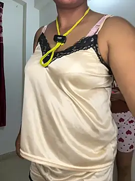 NaughtyDesiGirls Show Webcam