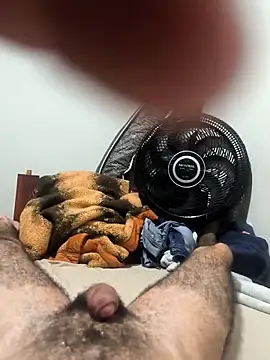 marno_20: διαδικτυακό σόου στην κάμερα