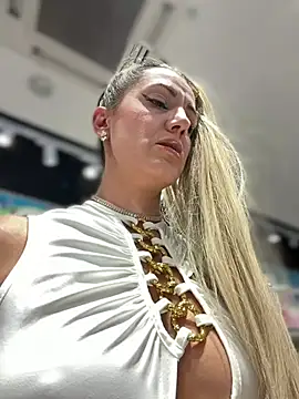 adya-alyのライブXXXチャット