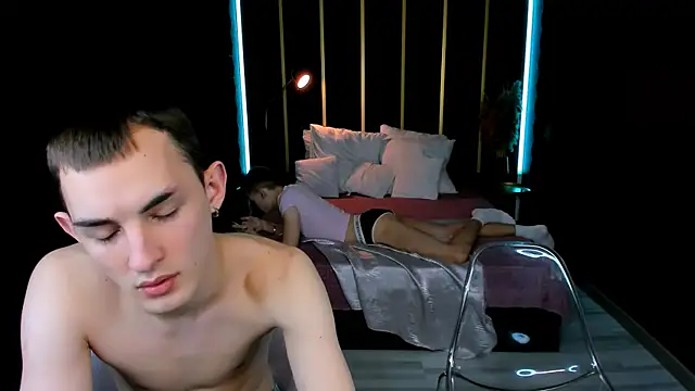 Chat +18 de Lucas_Moran ao vivo