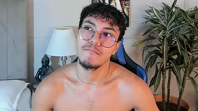 kai_storn Adlı Modelin Web Kamerası Şovu