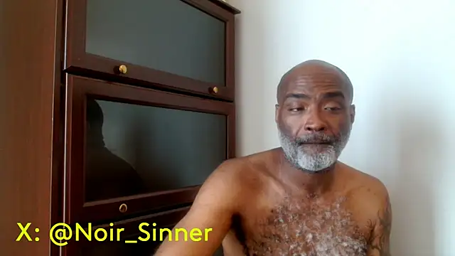 XXX chat uživo modela sinnernoir