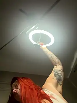 CurvyGirlMyla's Webcam Show