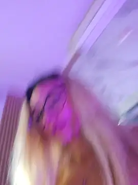 Pretty_roxxyy Chat XXX live