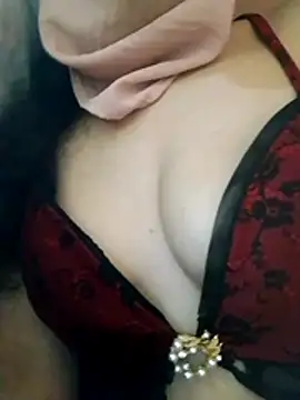 Almas-arabic Adlı Modelin Canlı XXX Sohbeti