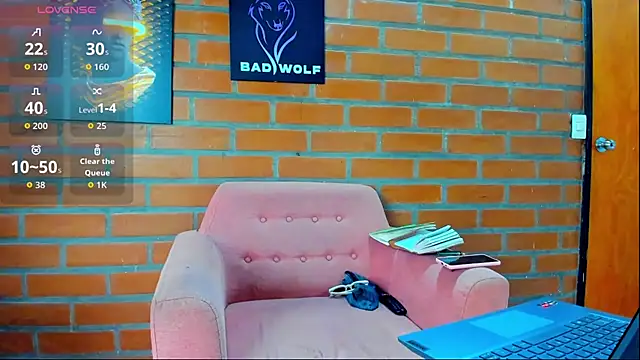 Badwolf818_ Live XXX-Chat