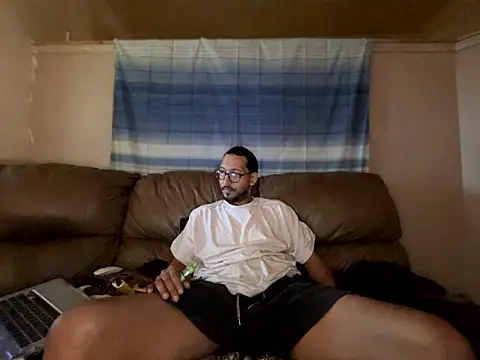 ThrowedWorldWide's Live XXX Chat