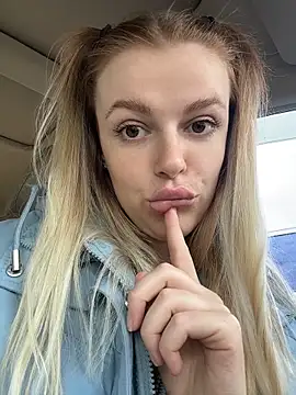 HarrietDart Chat XXX live