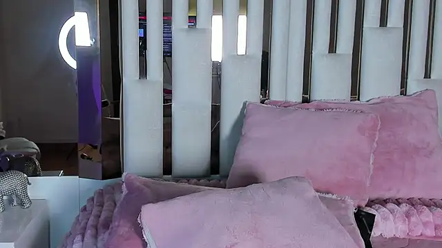 Cloee_Rainbow1's Live XXX Chat