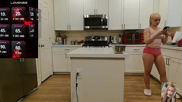 Chat XXX en directo de Blondiewithanass