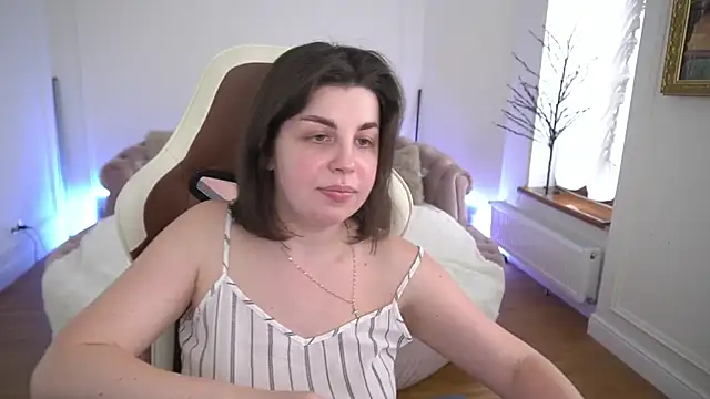 MirandaWong: διαδικτυακό σόου στην κάμερα