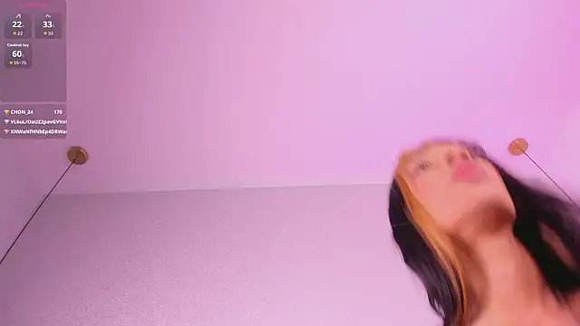 Pokazy przed kamerką – megann_myers