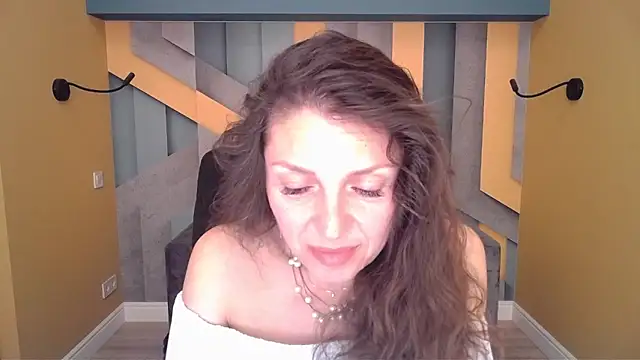 دردشة EllaLong الجنسية المباشرة