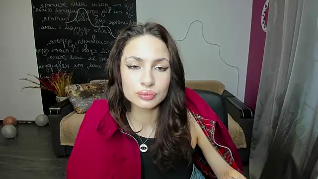 MariaMooni: διαδικτυακό σόου στην κάμερα