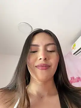 Czat XXX na żywo – Adalyn_Cute