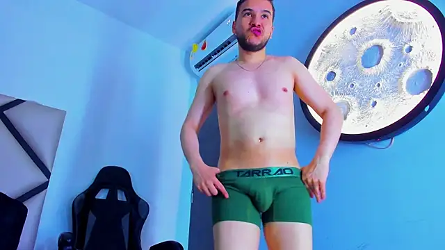 mike_257 élő XXX-chatje