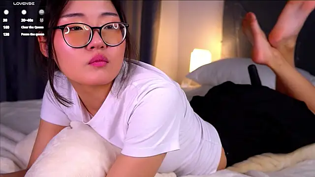 NelleMihalko's Live XXX Chat