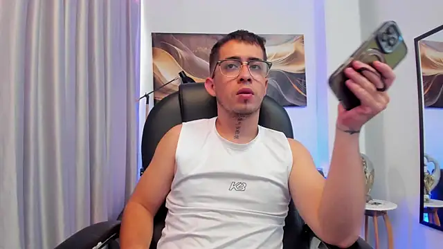 Tommas_Jhonson Pertunjukan Webcam