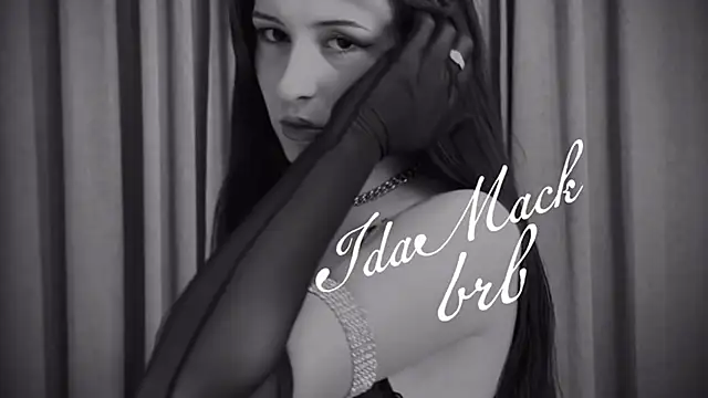 IdaMack Chat XXX live