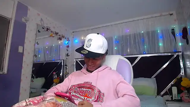 Santy_bigcock_01 网络视讯表演