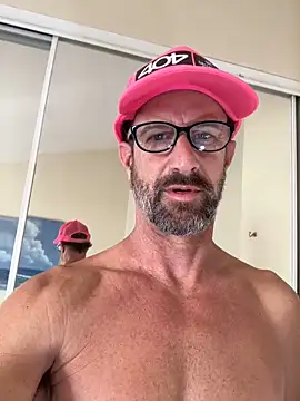 Pokazy przed kamerką – Pink-Tip-Bunny