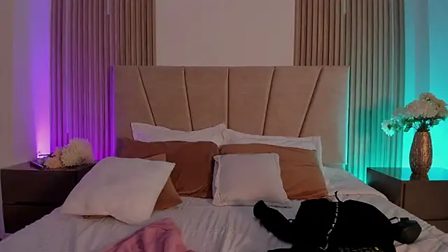 Victoria_Beaumont Adlı Modelin Canlı XXX Sohbeti