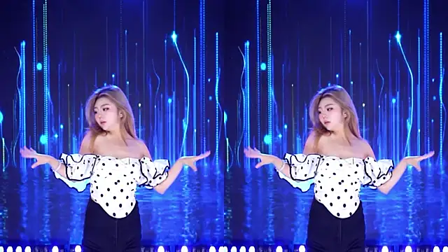 cdyyds003 Adlı Modelin Canlı XXX Sohbeti