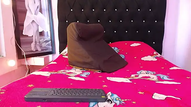 kittybonxx Adlı Modelin Canlı XXX Sohbeti