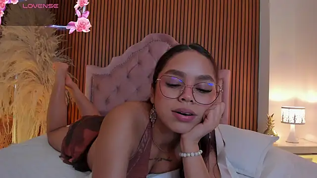 CarolineFyre's Live XXX Chat