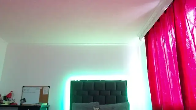 XXX chat uživo modela VALERY_MEER