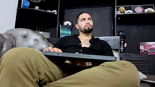 matteosantos' Live XXX Chat