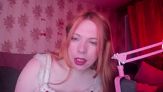 Show modela Cutie_Bambi na web-kameri