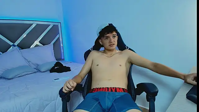 XXX chat uživo modela Luca_Voss