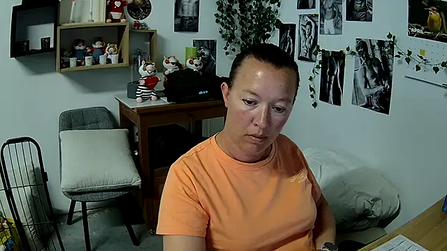 AnyaKrey@xhのライブXXXチャット