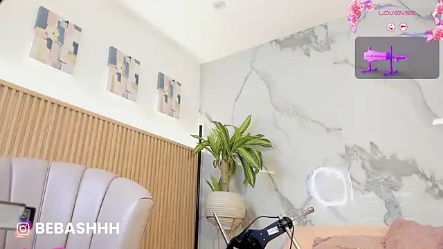 Fyre_divine Adlı Modelin Canlı XXX Sohbeti