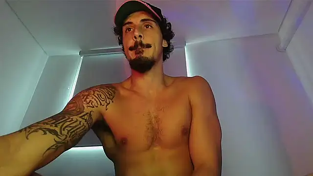 milkoffe live XXX chat