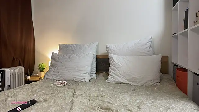 Show modela SunriseGuys na web-kameri