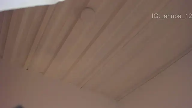 annie_barozzi: онлайн-секс-чат