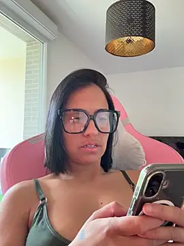 LaPetiteKim's Live XXX Chat