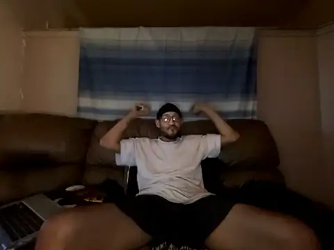 ThrowedWorldWide: διαδικτυακό σόου στην κάμερα