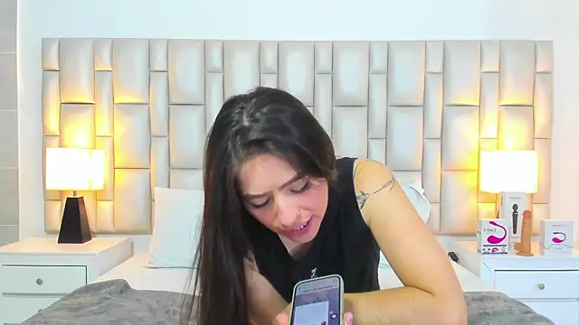 paola_katy_dicks 网络视讯表演