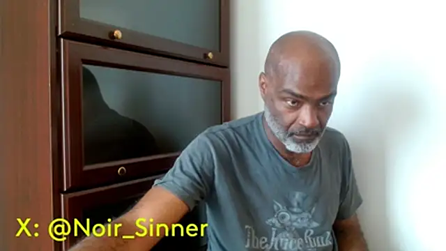 sinnernoir's Live XXX Chat