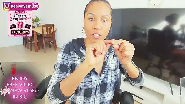 Yayamuse's Live XXX Chat