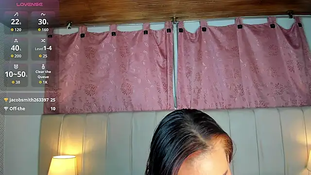 XXX chat uživo modela mia__gv