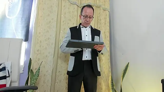 _axelking_ Adlı Modelin Canlı XXX Sohbeti