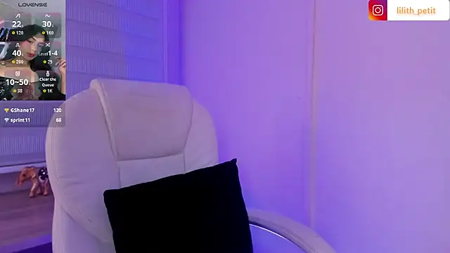 แชท XXX สดของ lilith_petit_