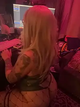 Pertunjukan Kamera Web Alicethickpeach